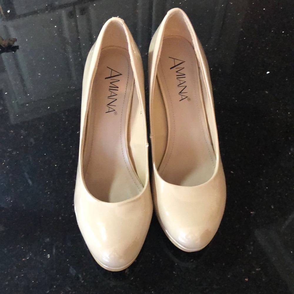 Amiana nude heels
